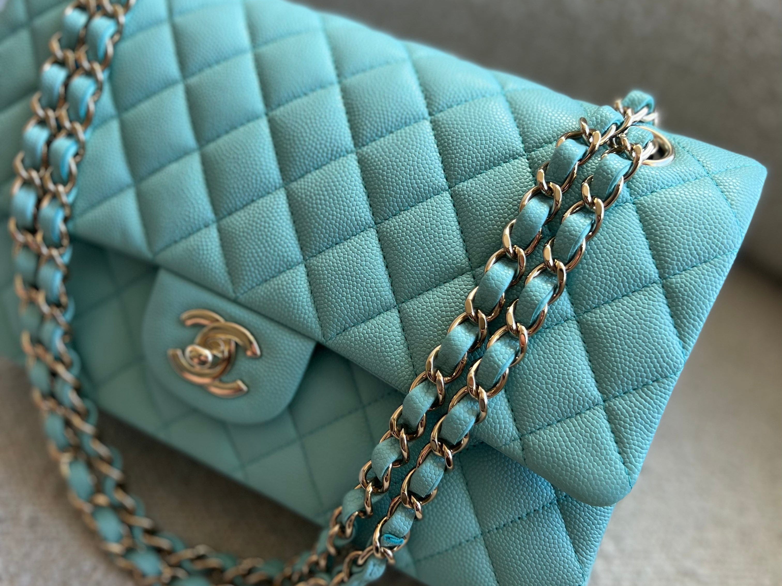 CHANEL Handbag 19C Tiffany Blue Caviar Quilted Classic Flap Medium LGHW -Knockoff
