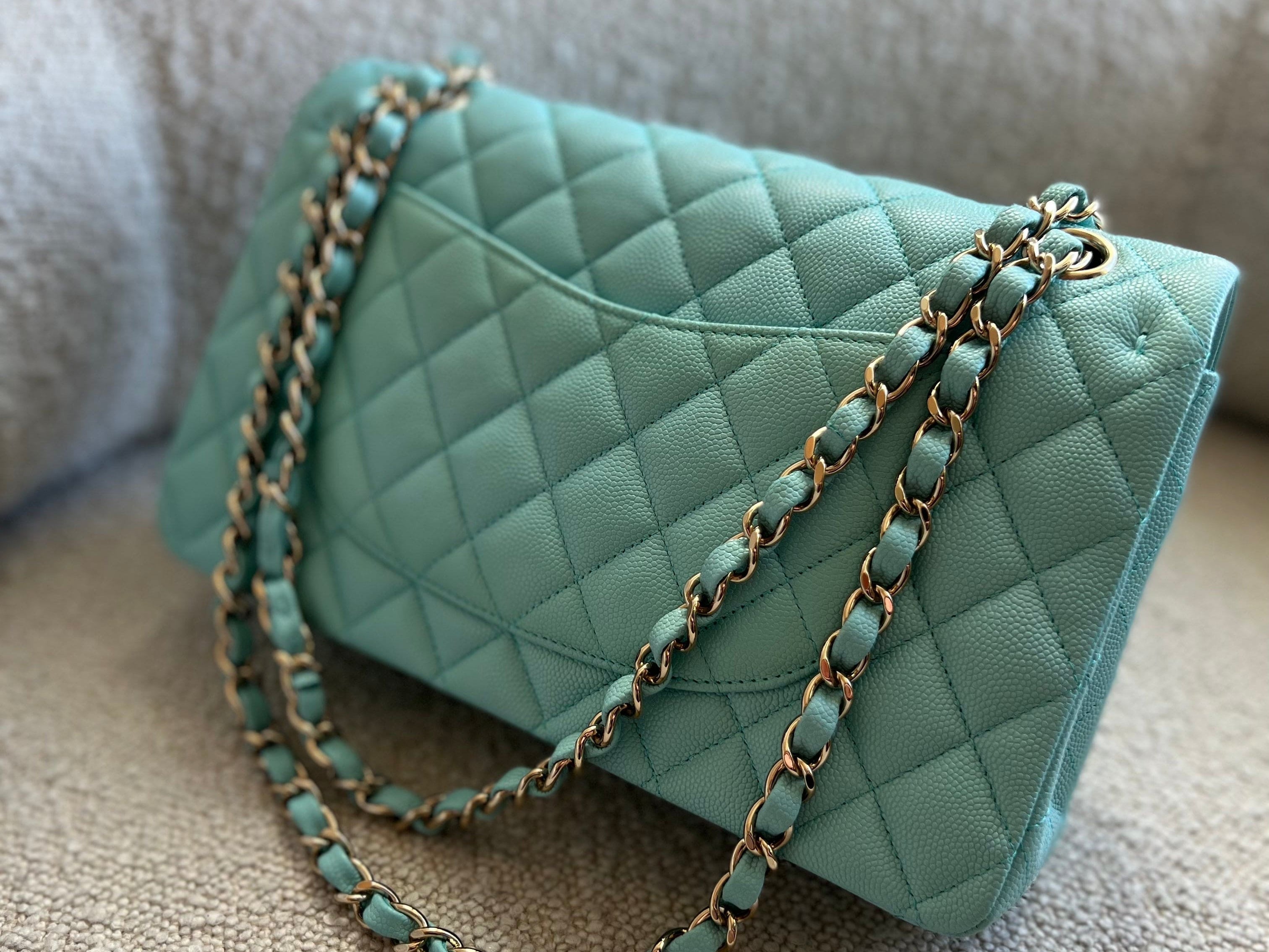 CHANEL Handbag 19C Tiffany Blue Caviar Quilted Classic Flap Medium LGHW -Knockoff
