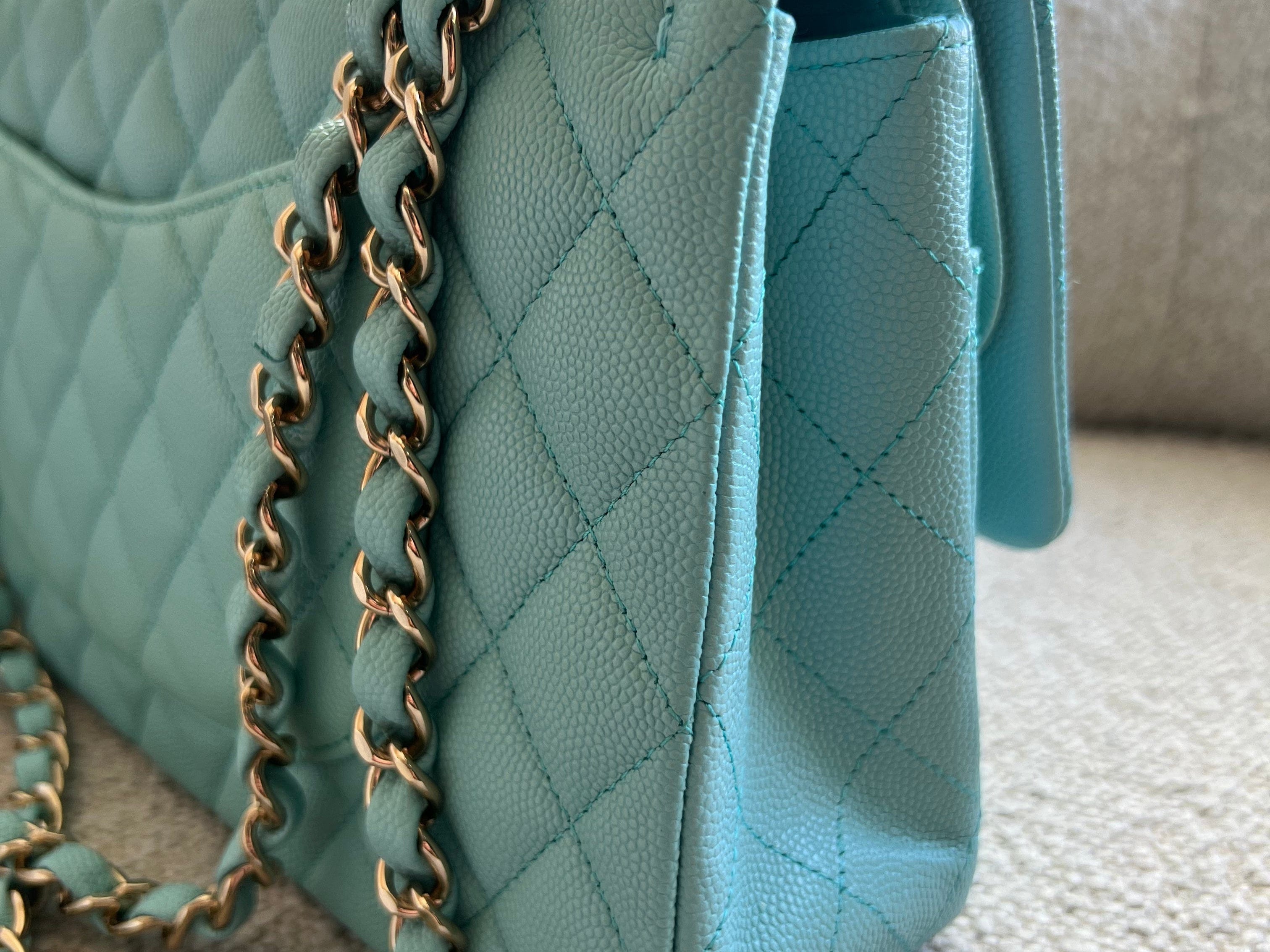 CHANEL Handbag 19C Tiffany Blue Caviar Quilted Classic Flap Medium LGHW -Knockoff
