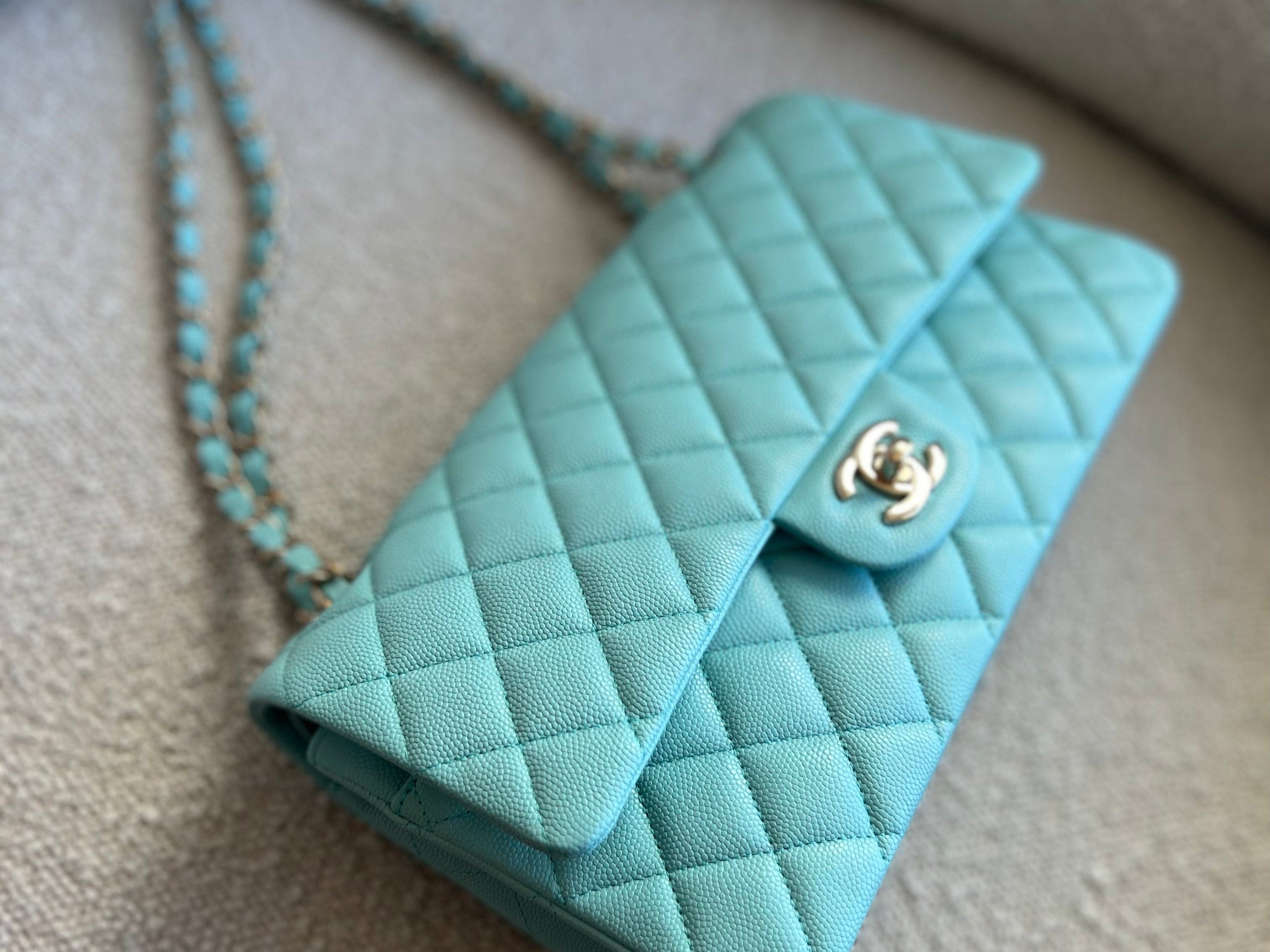 CHANEL Handbag 19C Tiffany Blue Caviar Quilted Classic Flap Medium LGHW -Knockoff
