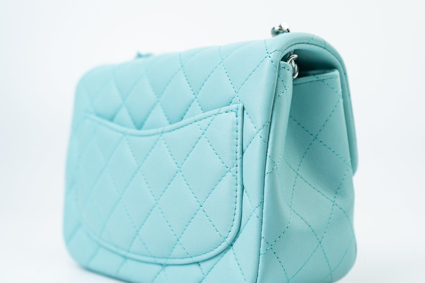 CHANEL Handbag 19c Tiffany Blue Lambskin Quilted Mini Square Single Flap Silver Hardware -Knockoff
