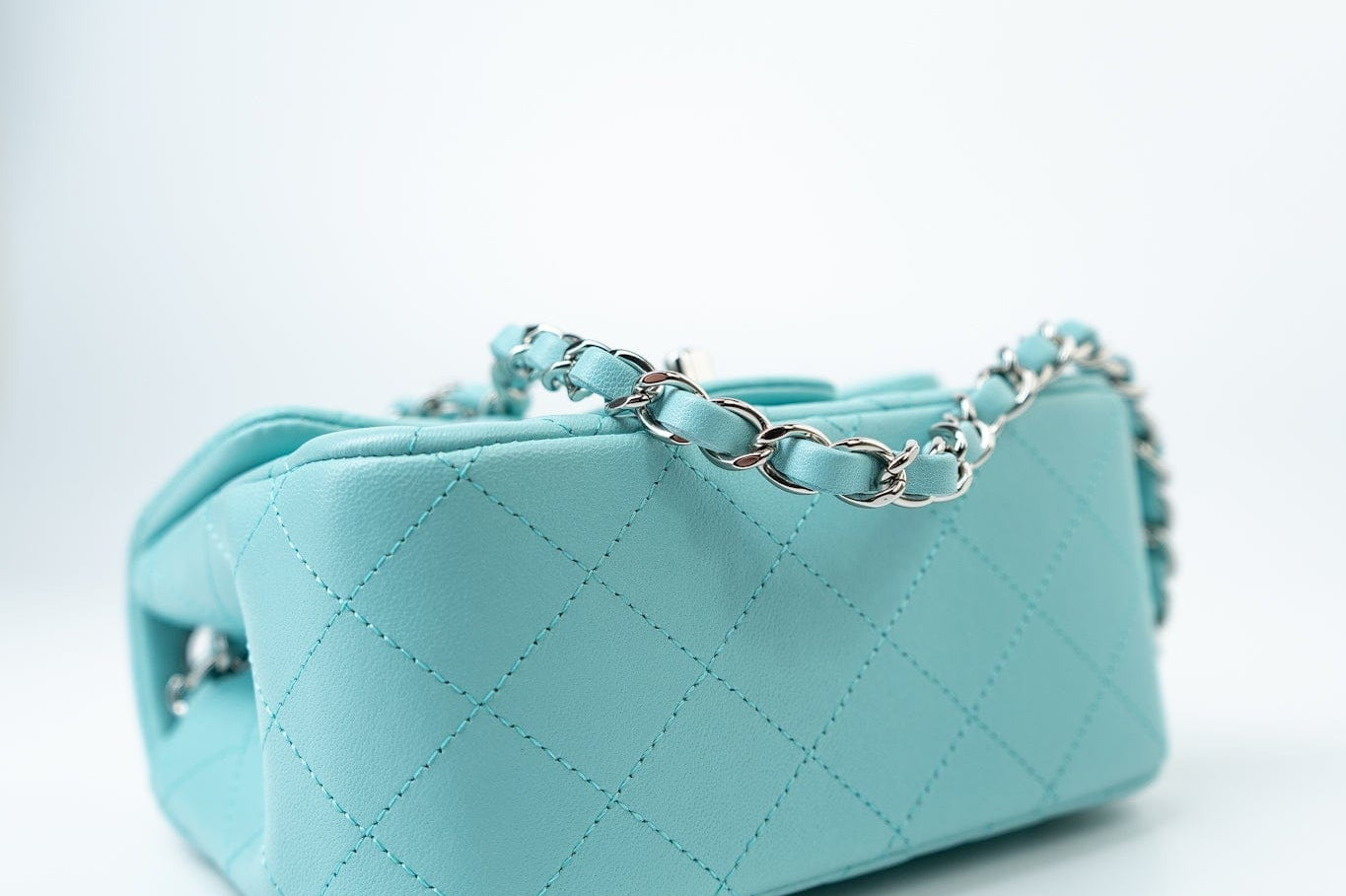 CHANEL Handbag 19c Tiffany Blue Lambskin Quilted Mini Square Single Flap Silver Hardware -Knockoff
