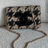 CHANEL Handbag 19K Beige and Black Houndstooth Tweed WOC -Knockoff
