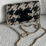 CHANEL Handbag 19K Beige and Black Houndstooth Tweed WOC -Knockoff
