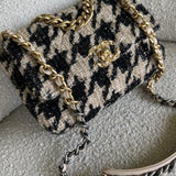 CHANEL Handbag 19K Houndstooth 19 Flap Beige/Black Small MHW -Knockoff
