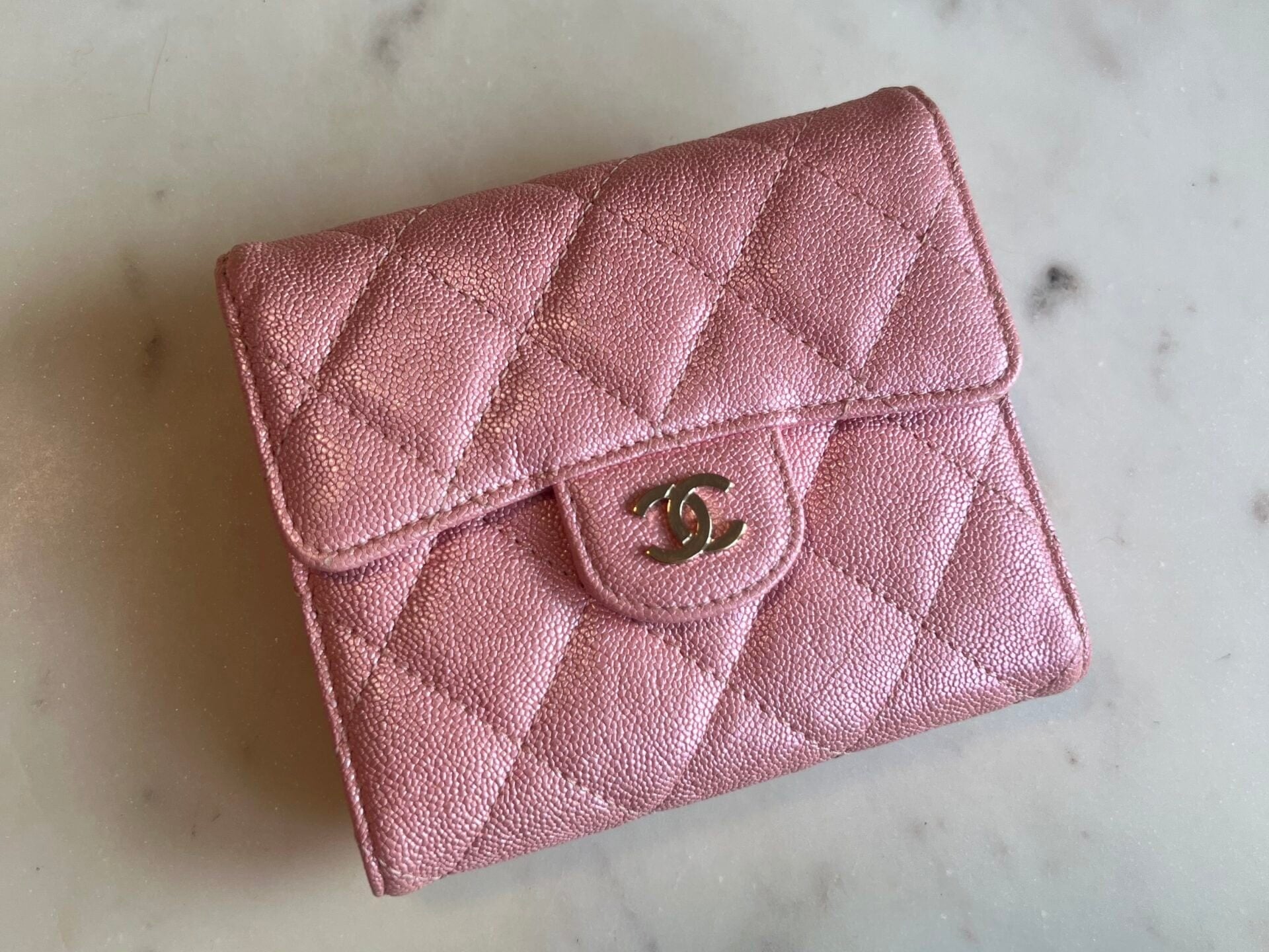 CHANEL Handbag 19S Pink Iridescent Caviar Quilted Flap Wallet -Knockoff
