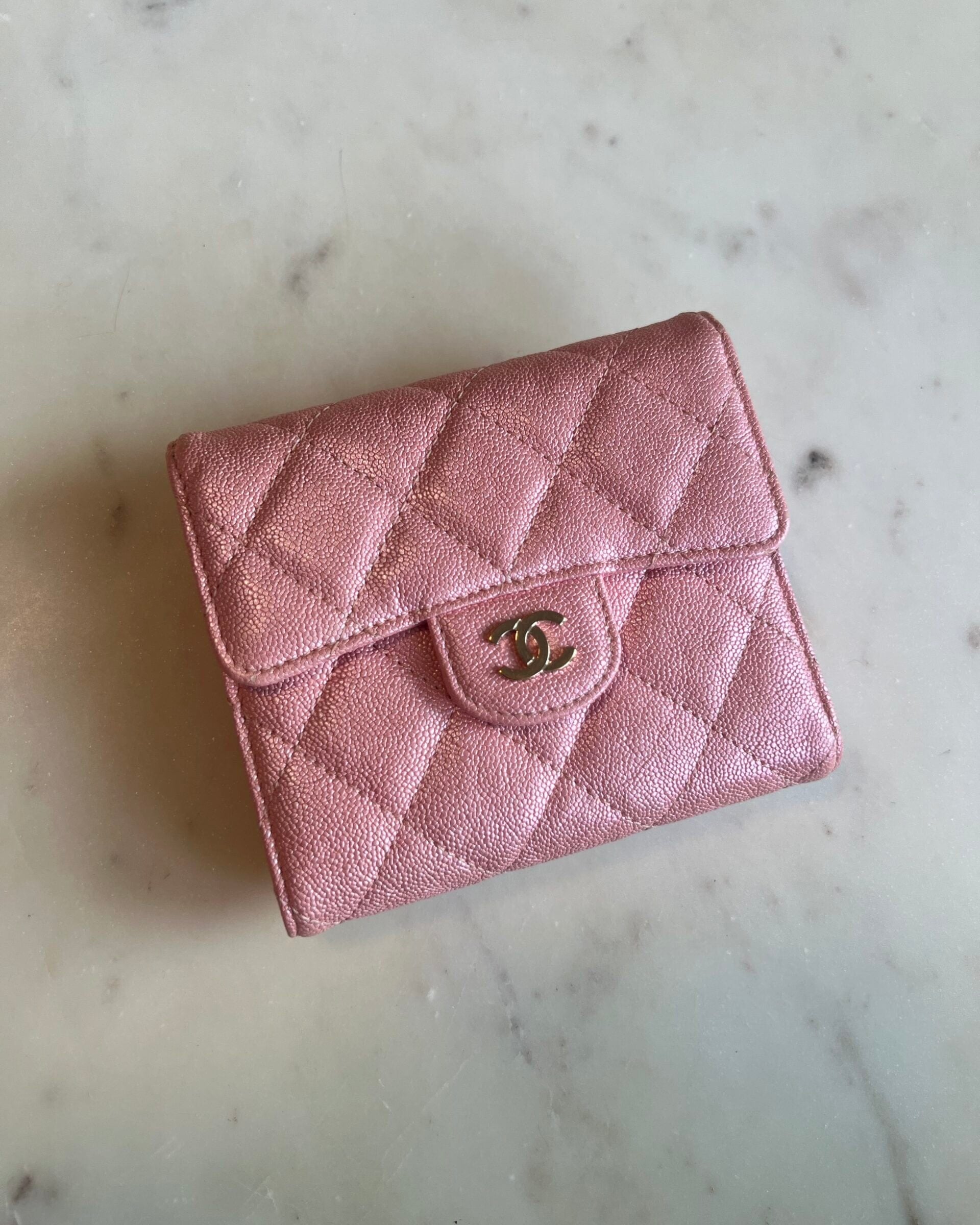 CHANEL Handbag 19S Pink Iridescent Caviar Quilted Flap Wallet -Knockoff
