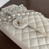 CHANEL Handbag 20B Ivory Caviar Quilted Classic Flap Medium Silver Hardware -Knockoff
