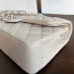 CHANEL Handbag 20B Ivory Caviar Quilted Classic Flap Medium Silver Hardware -Knockoff
