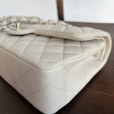 CHANEL Handbag 20B Ivory Caviar Quilted Classic Flap Medium Silver Hardware -Knockoff
