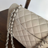 CHANEL Handbag 20B Ivory Caviar Quilted Classic Flap Medium Silver Hardware -Knockoff
