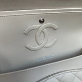 CHANEL Handbag 20B Ivory Caviar Quilted Classic Flap Medium Silver Hardware -Knockoff
