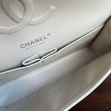 CHANEL Handbag 20B Ivory Caviar Quilted Classic Flap Medium Silver Hardware -Knockoff
