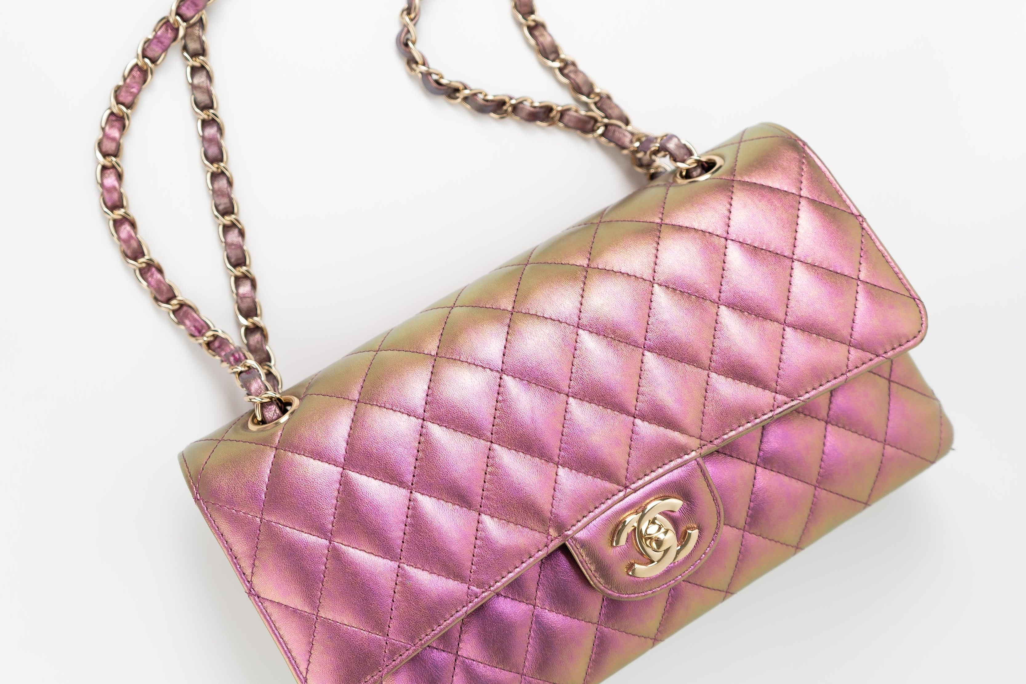 CHANEL Handbag 20B Purple Iridescent Lambskin Quilted Classic Flap Medium w/ Edge Stitching -Knockoff
