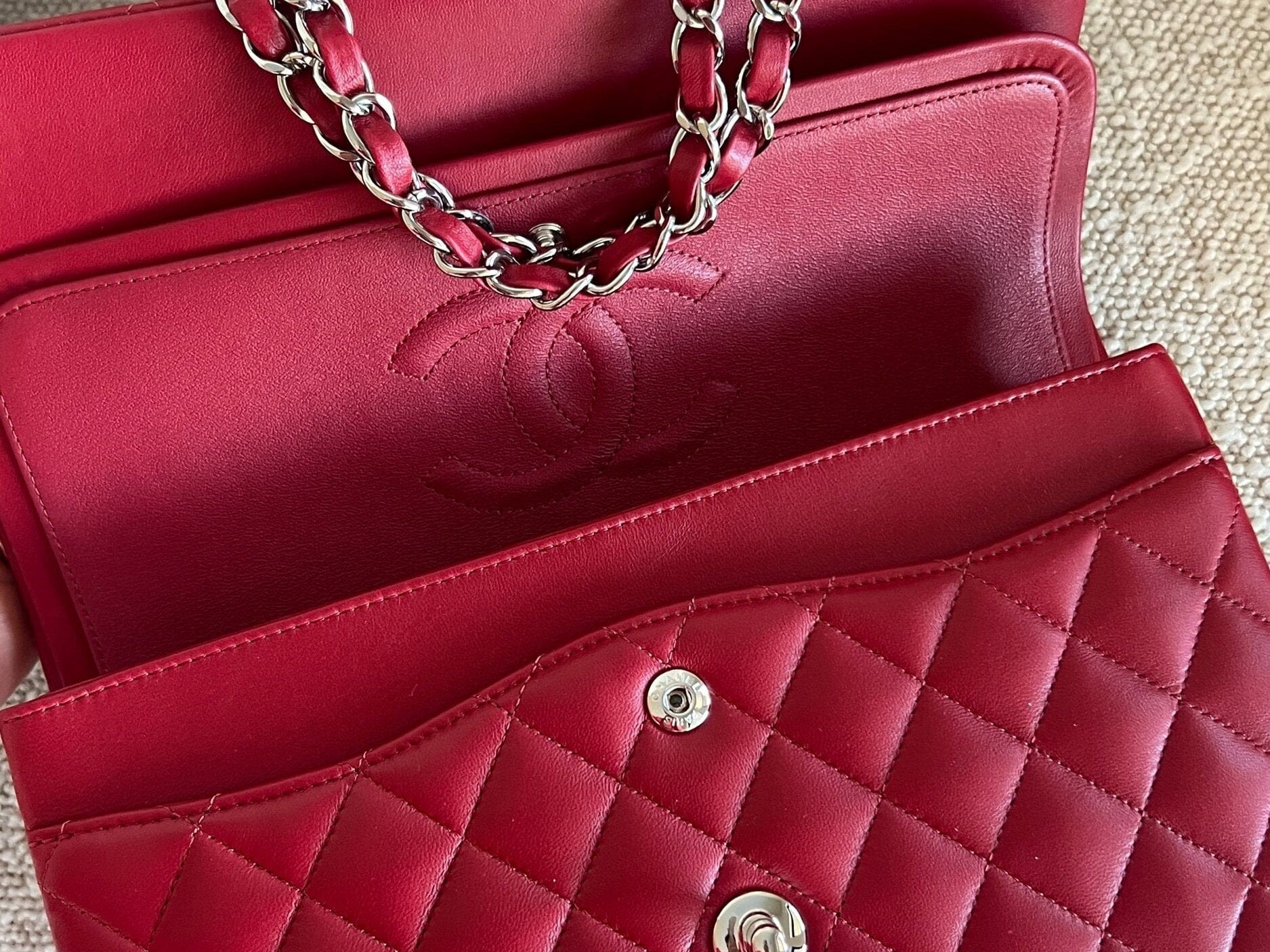 CHANEL Handbag 20B Red Lambskin Quilted Classic Flap Medium SHW -Knockoff
