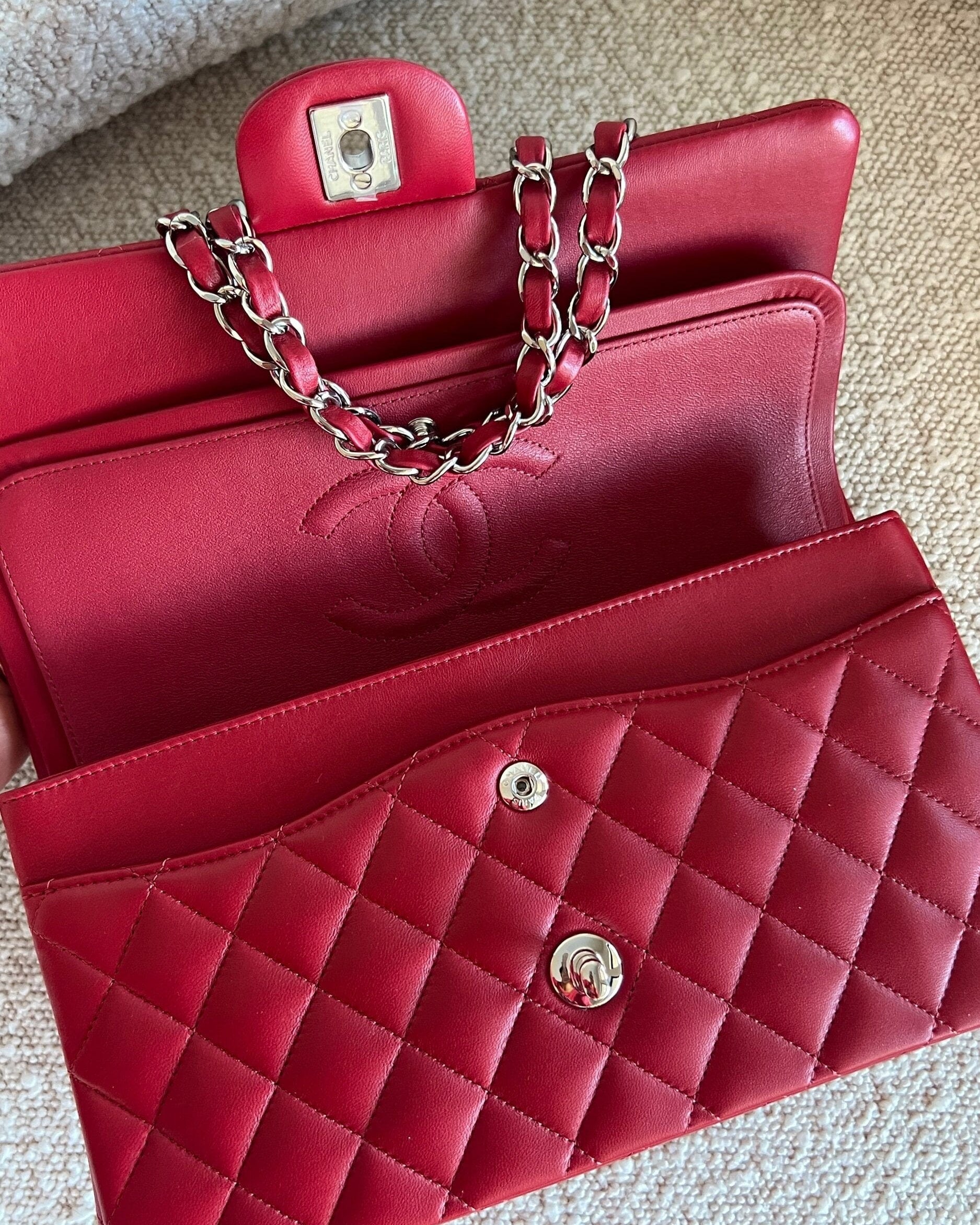 CHANEL Handbag 20B Red Lambskin Quilted Classic Flap Medium SHW -Knockoff
