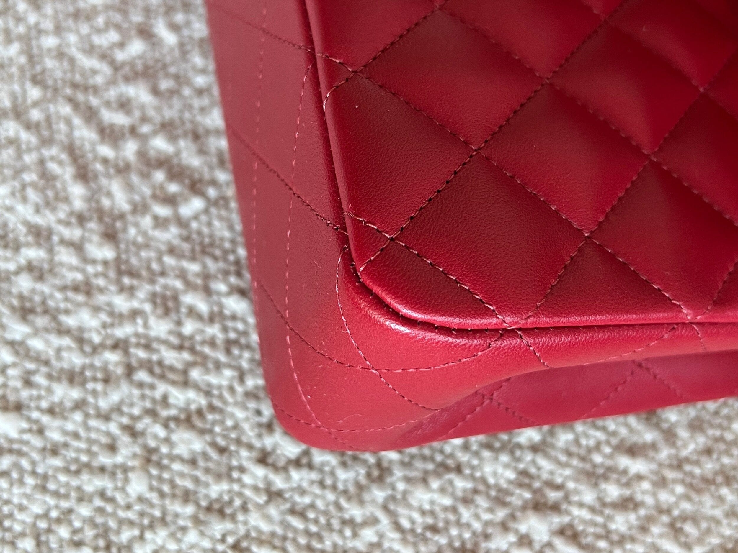 CHANEL Handbag 20B Red Lambskin Quilted Classic Flap Medium SHW -Knockoff
