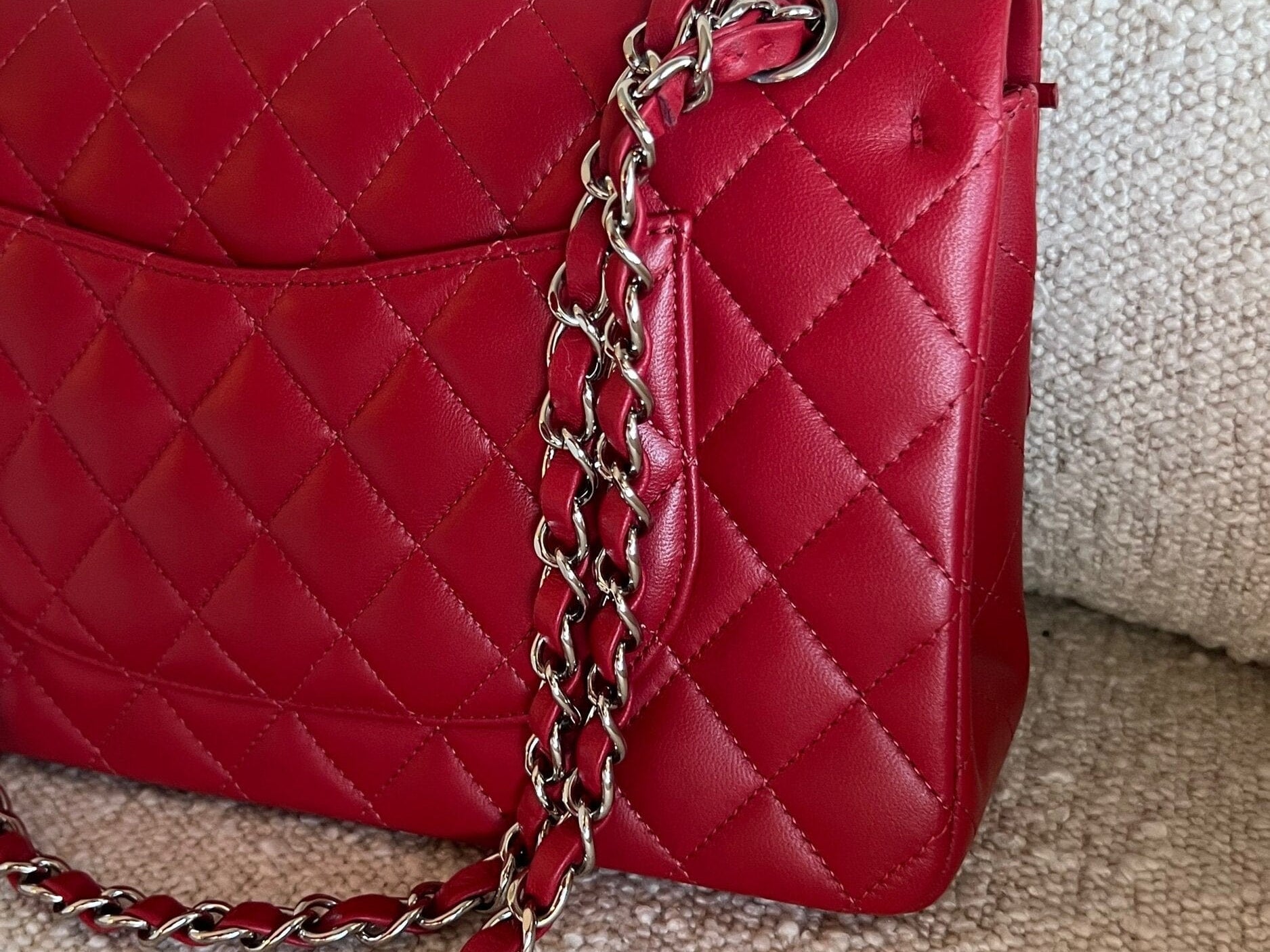 CHANEL Handbag 20B Red Lambskin Quilted Classic Flap Medium SHW -Knockoff
