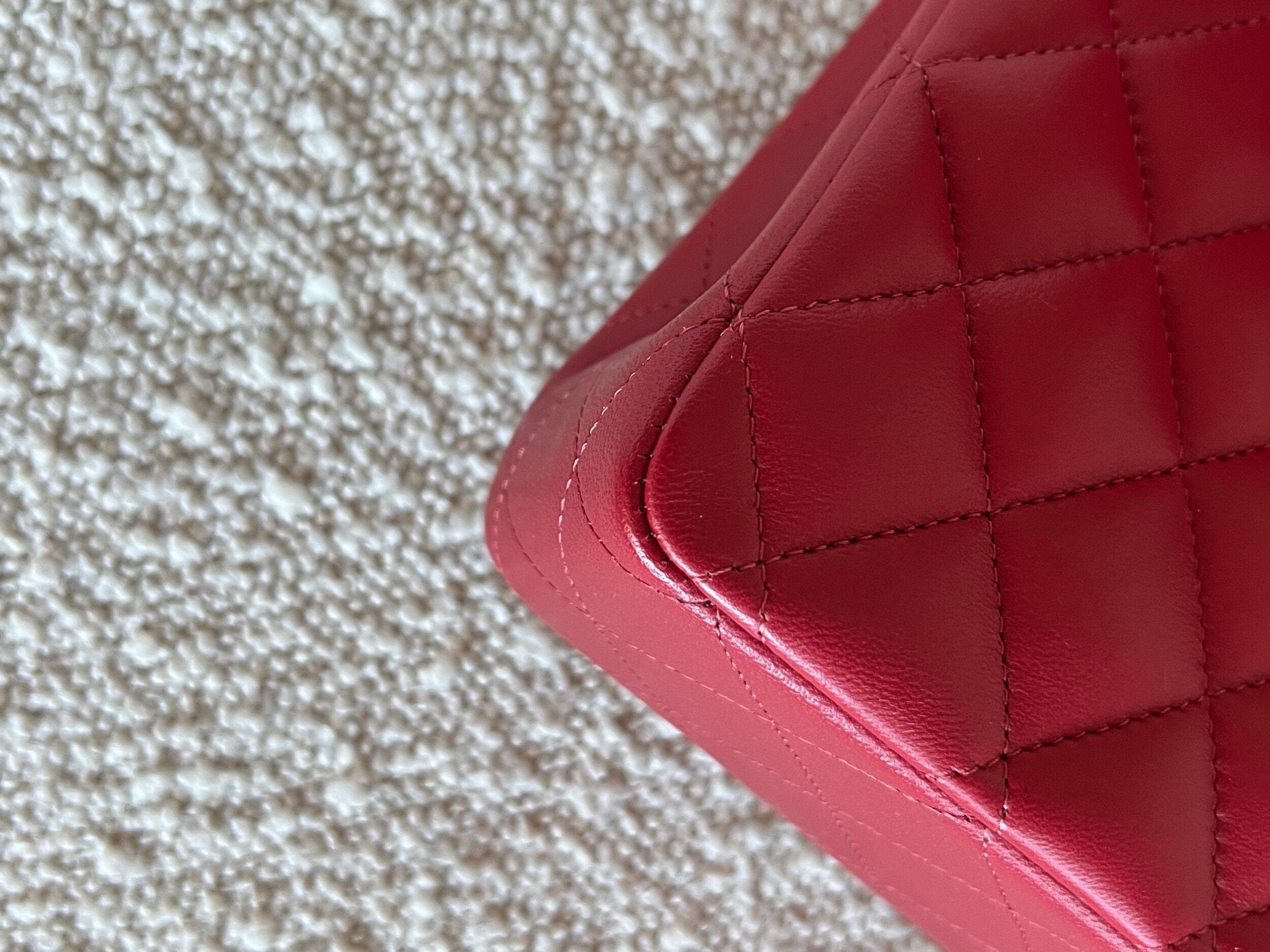 CHANEL Handbag 20B Red Lambskin Quilted Classic Flap Medium SHW -Knockoff
