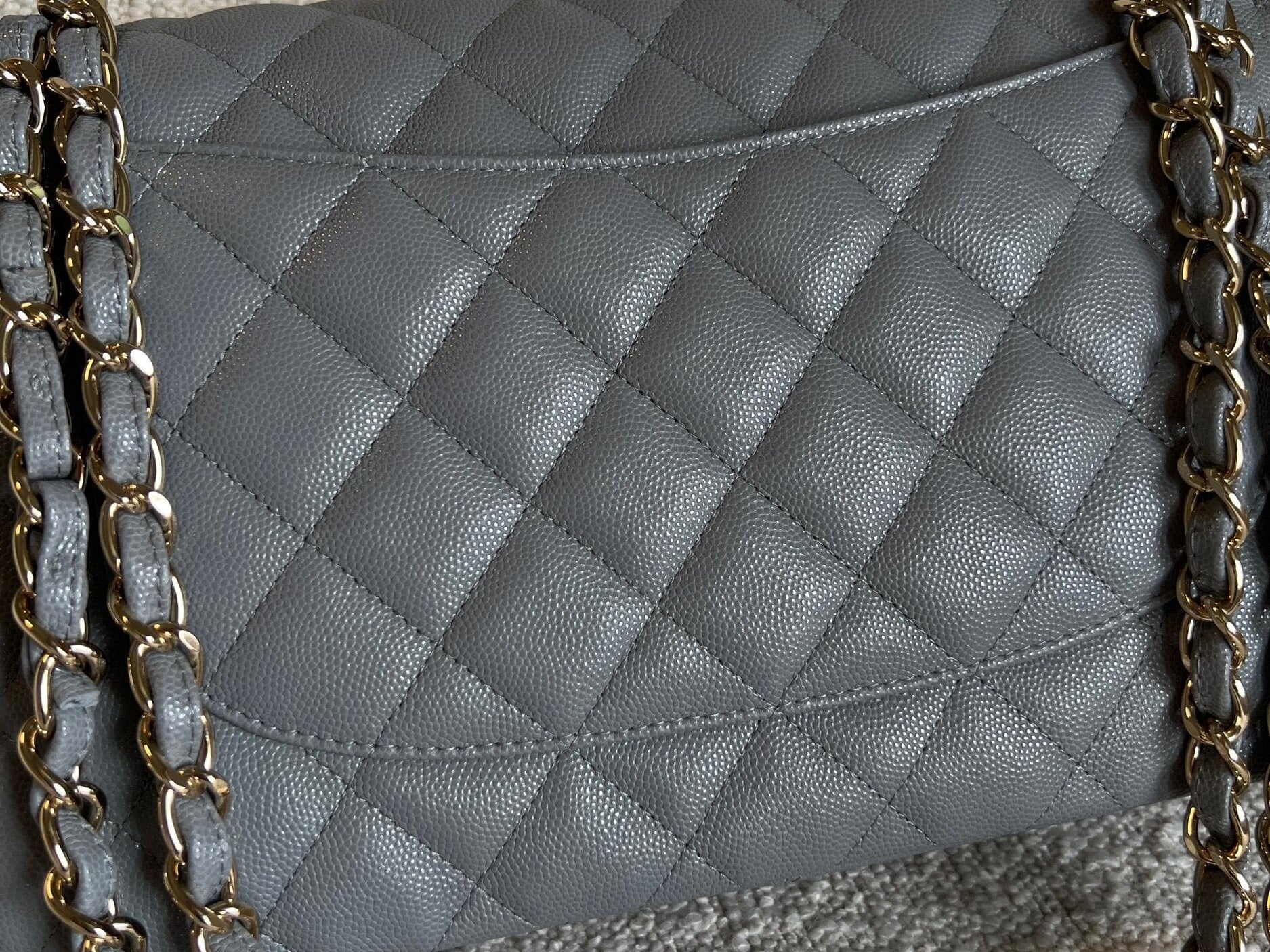 CHANEL Handbag 20C Grey Caviar Quilted Jumbo Classic Flap LGHW -Knockoff
