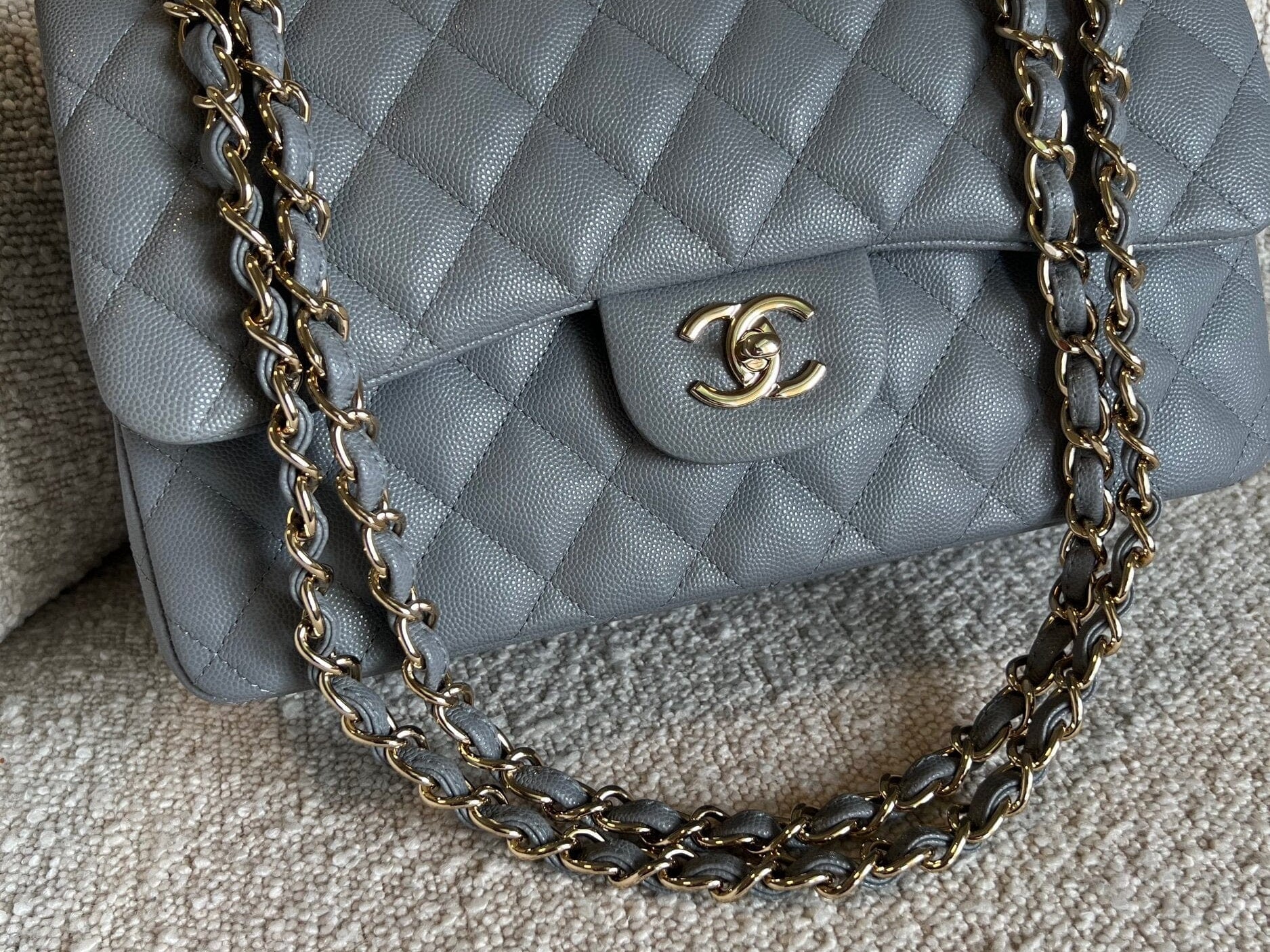 CHANEL Handbag 20C Grey Caviar Quilted Jumbo Classic Flap LGHW -Knockoff
