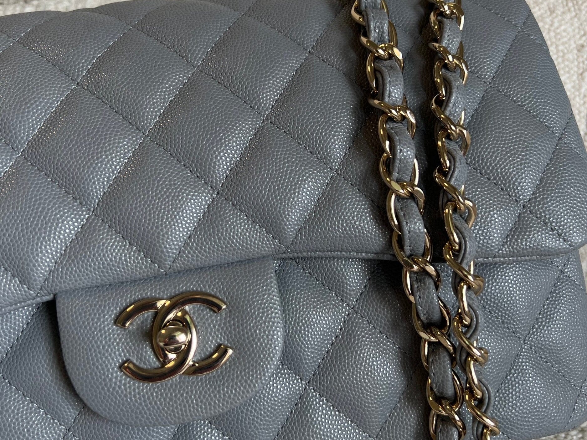 CHANEL Handbag 20C Grey Caviar Quilted Jumbo Classic Flap LGHW -Knockoff
