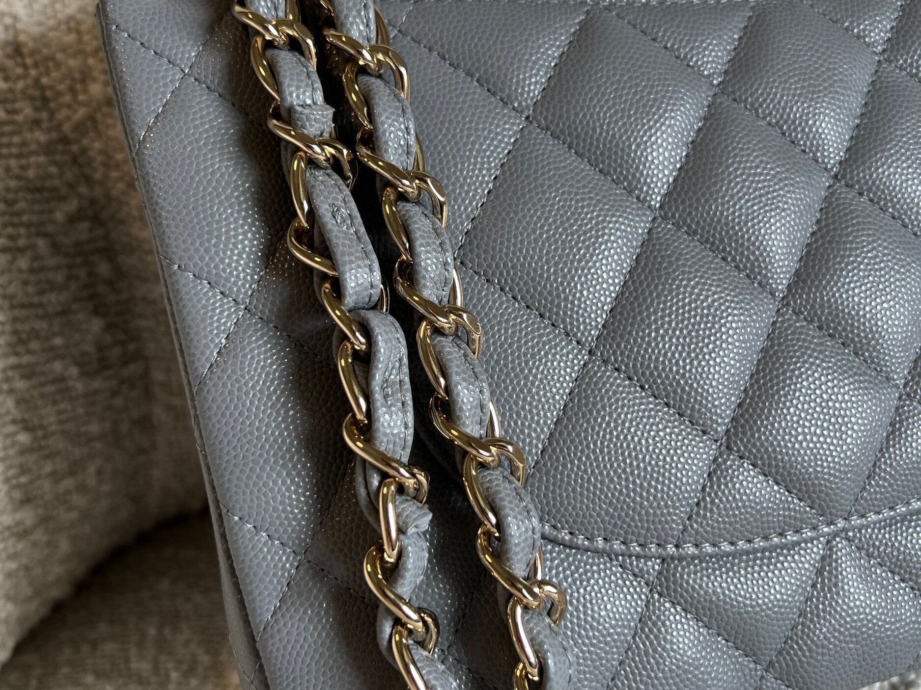 CHANEL Handbag 20C Grey Caviar Quilted Jumbo Classic Flap LGHW -Knockoff
