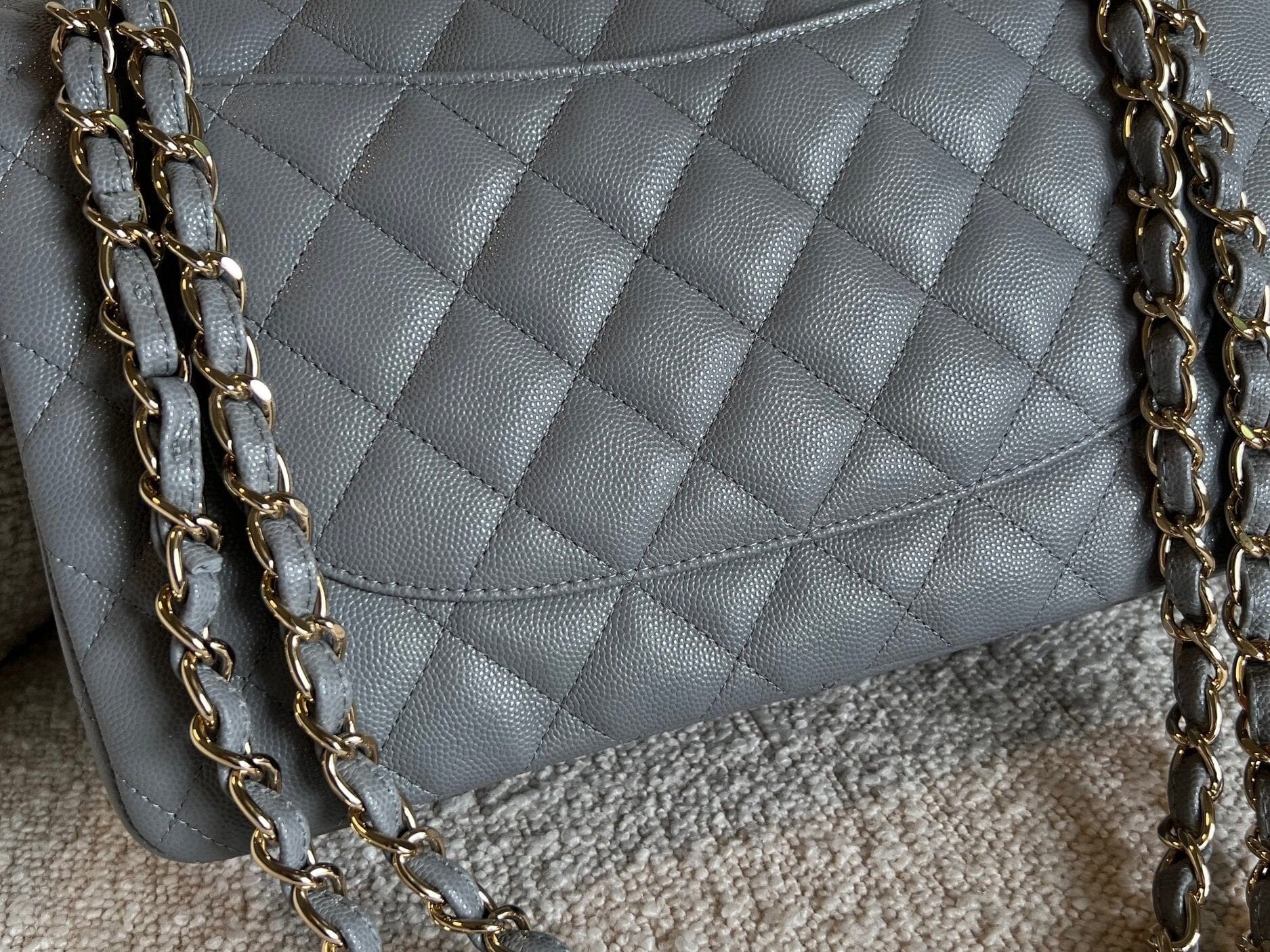 CHANEL Handbag 20C Grey Caviar Quilted Jumbo Classic Flap LGHW -Knockoff
