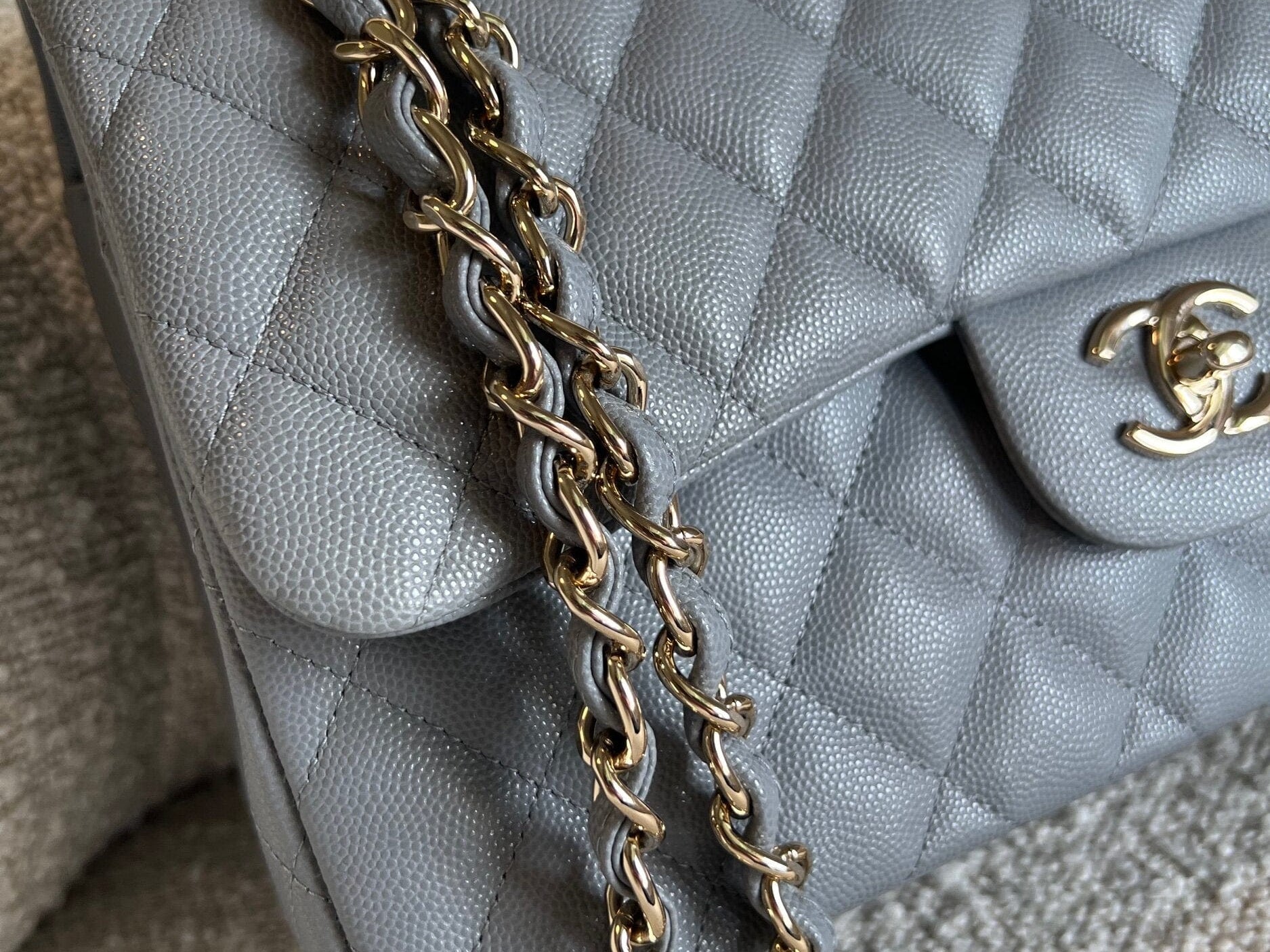 CHANEL Handbag 20C Grey Caviar Quilted Jumbo Classic Flap LGHW -Knockoff
