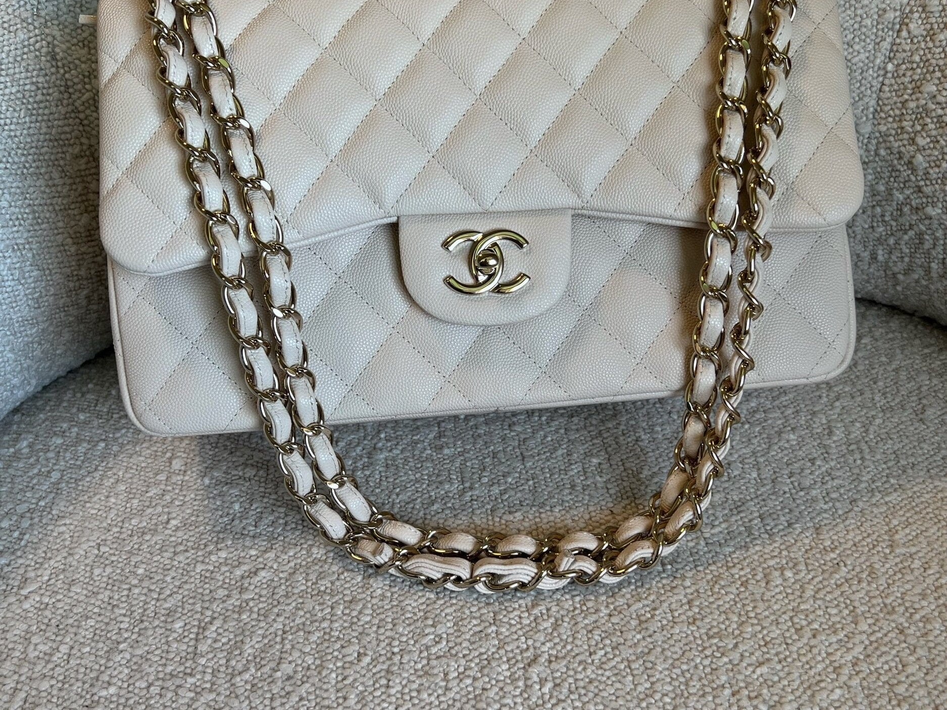 CHANEL Handbag 20C Light Beige Caviar Quilted Jumbo Classic Flap LGHW -Knockoff
