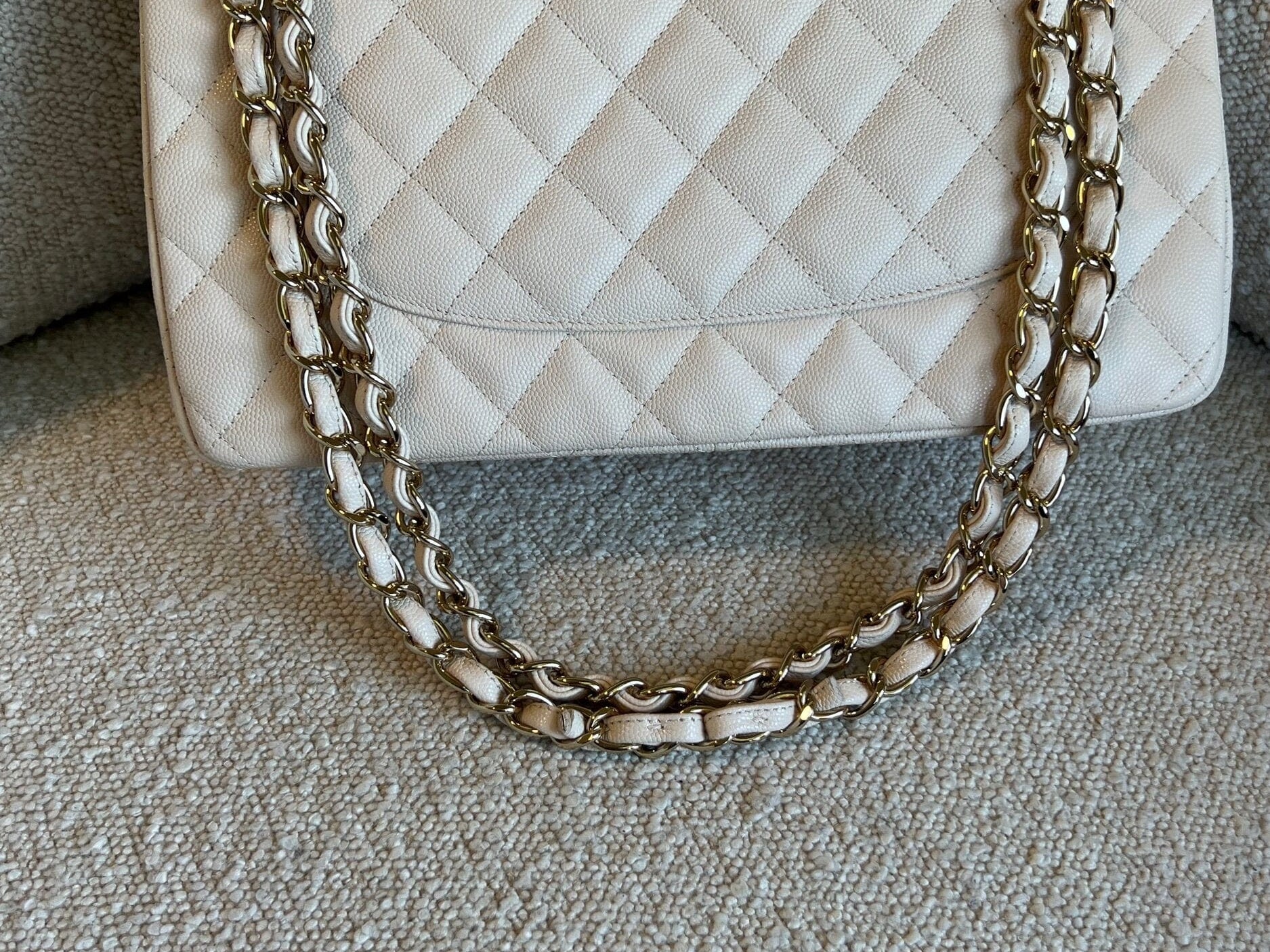 CHANEL Handbag 20C Light Beige Caviar Quilted Jumbo Classic Flap LGHW -Knockoff
