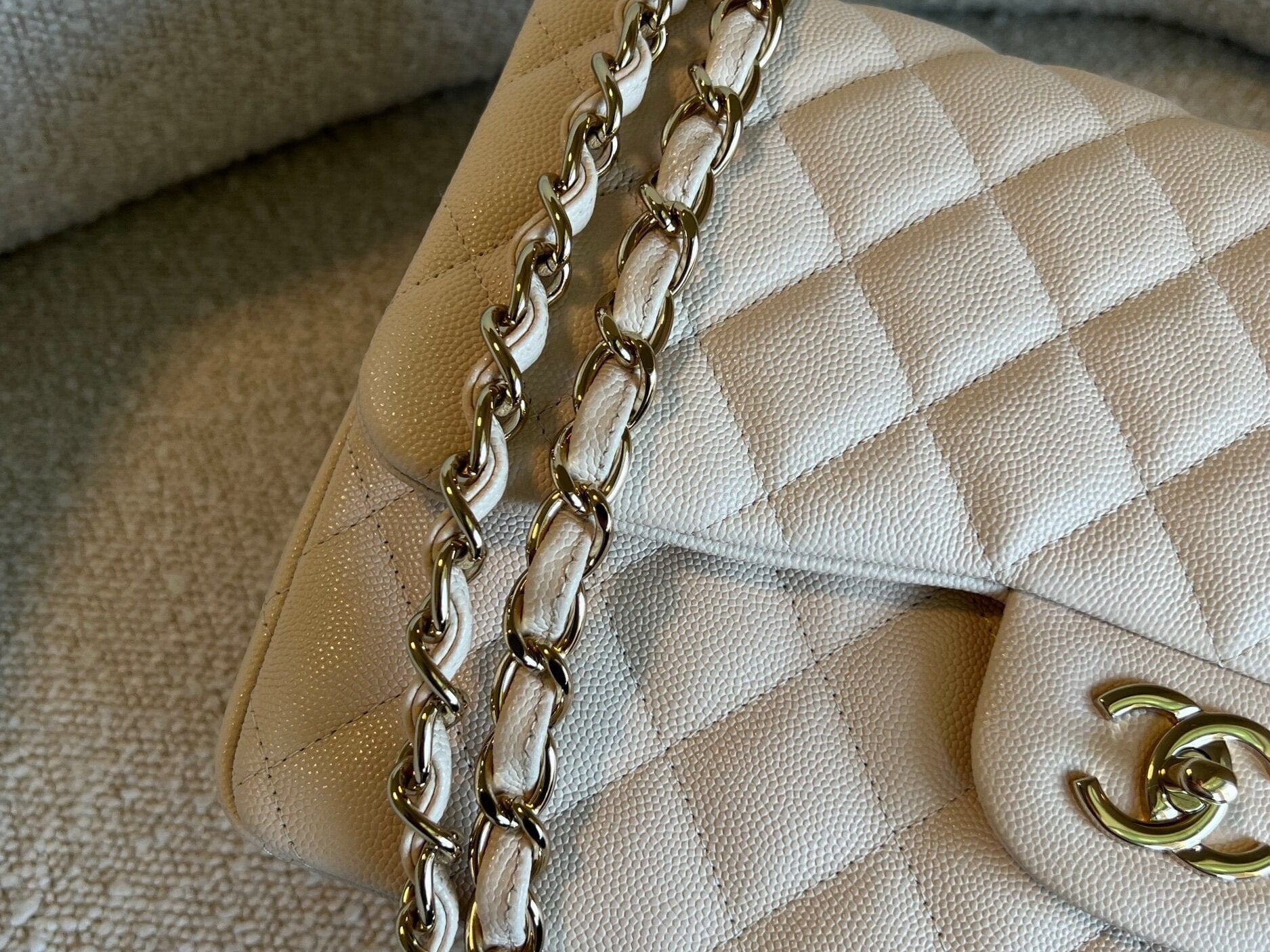 CHANEL Handbag 20C Light Beige Caviar Quilted Jumbo Classic Flap LGHW -Knockoff
