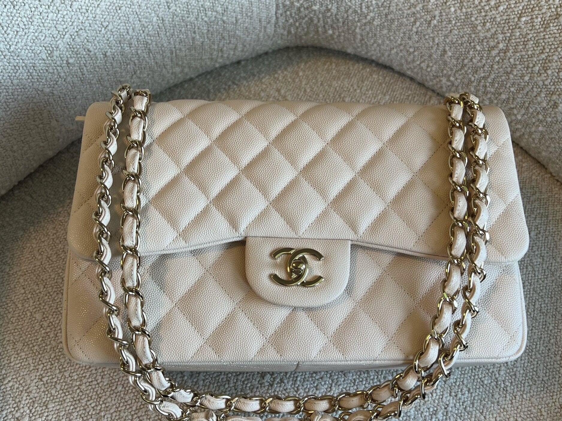 CHANEL Handbag 20C Light Beige Caviar Quilted Jumbo Classic Flap LGHW -Knockoff
