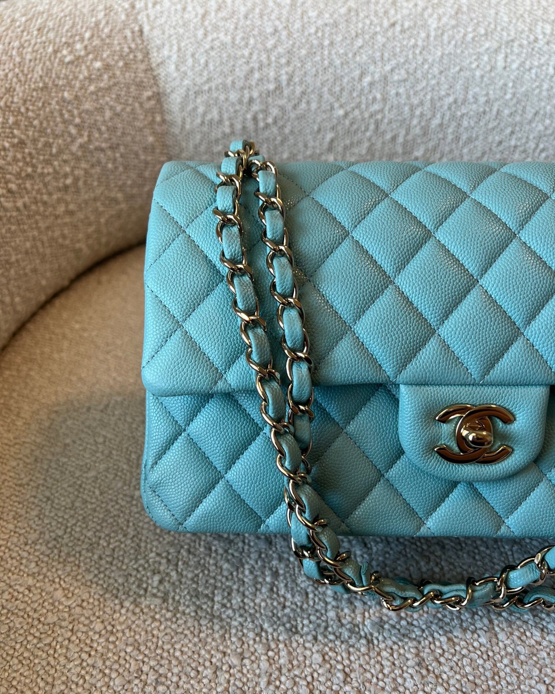 CHANEL Handbag 20C Tiffany Blue Caviar Quilted Classic Double Flap Medium Light Gold Hardware -Knockoff
