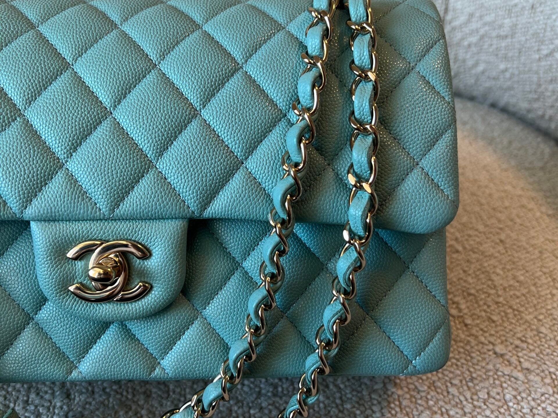 CHANEL Handbag 20C Tiffany Blue Caviar Quilted Classic Double Flap Medium Light Gold Hardware -Knockoff
