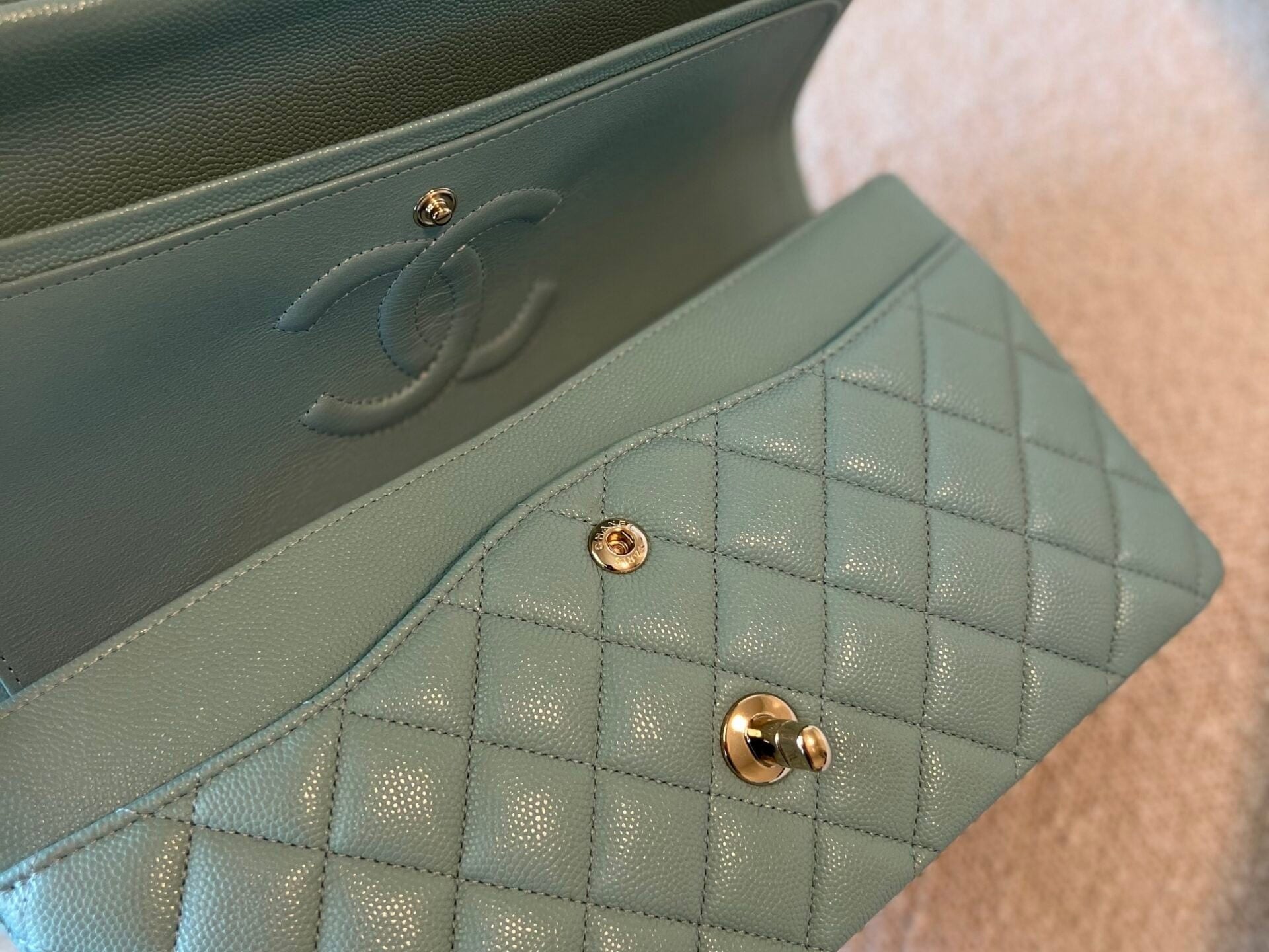 CHANEL Handbag 20C Tiffany Blue Caviar Quilted Classic Double Flap Medium Light Gold Hardware -Knockoff
