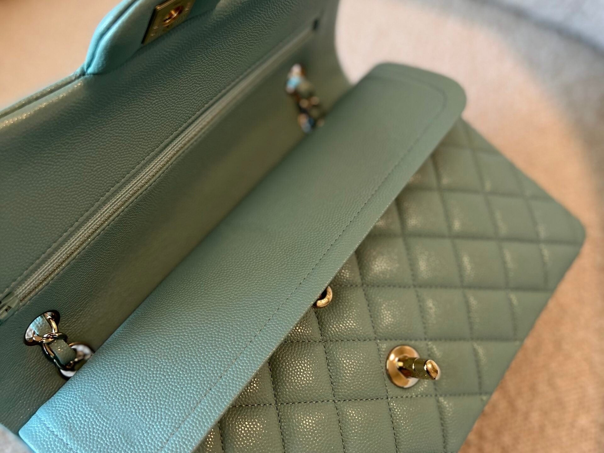 CHANEL Handbag 20C Tiffany Blue Caviar Quilted Classic Double Flap Medium Light Gold Hardware -Knockoff
