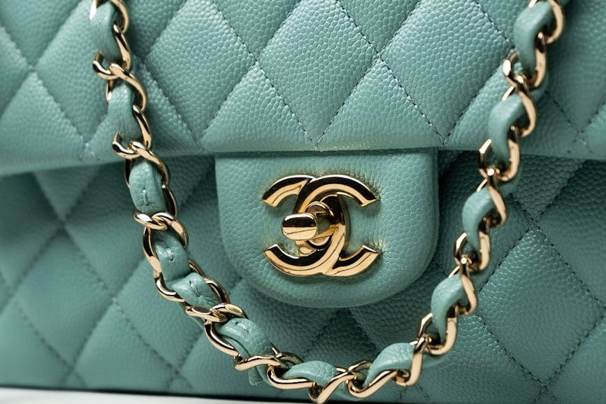 CHANEL Handbag 20C Tiffany Blue Caviar Quilted Classic Flap Medium Light Gold Hardware -Knockoff
