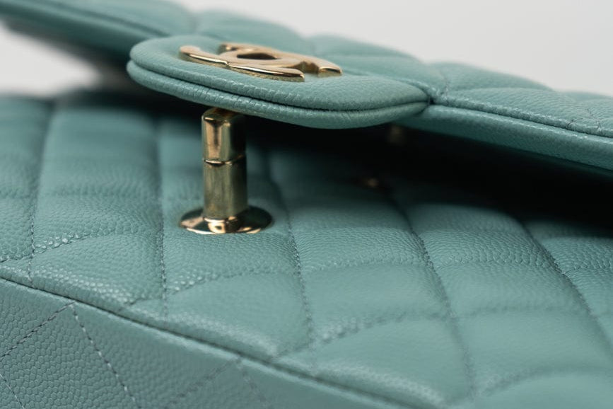 CHANEL Handbag 20C Tiffany Blue Caviar Quilted Classic Flap Medium Light Gold Hardware -Knockoff
