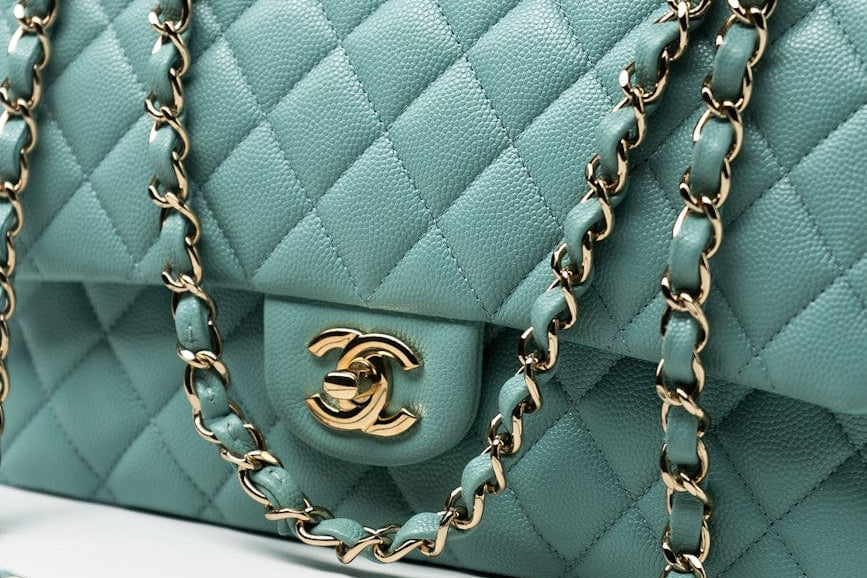 CHANEL Handbag 20C Tiffany Blue Caviar Quilted Classic Flap Medium Light Gold Hardware -Knockoff
