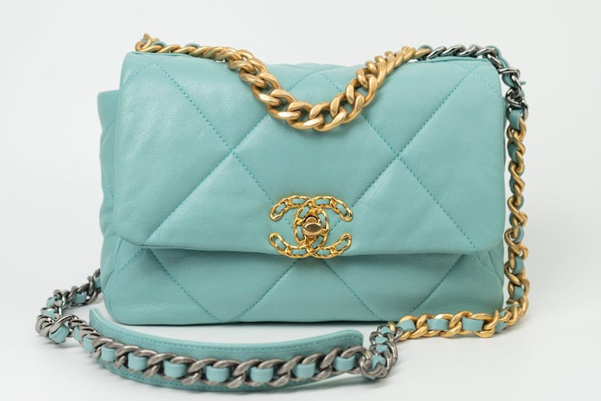 CHANEL Handbag 20C Tiffany Blue Goatskin 19 Flap Small Mixed Hardware -Knockoff
