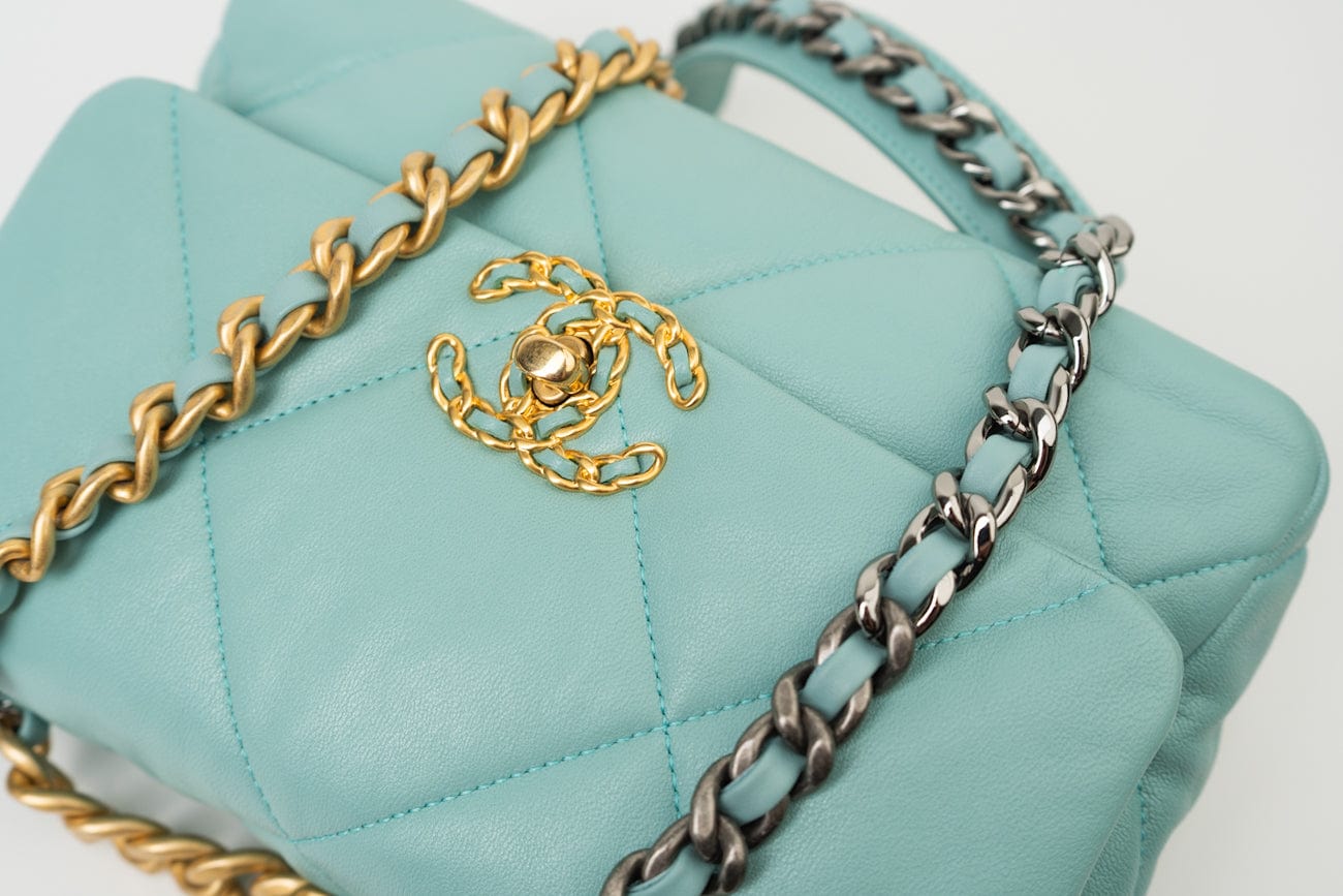 CHANEL Handbag 20C Tiffany Blue Goatskin 19 Flap Small Mixed Hardware -Knockoff
