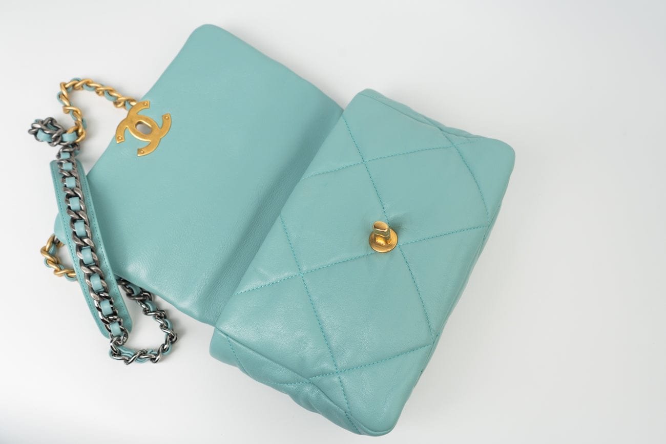 CHANEL Handbag 20C Tiffany Blue Goatskin 19 Flap Small Mixed Hardware -Knockoff
