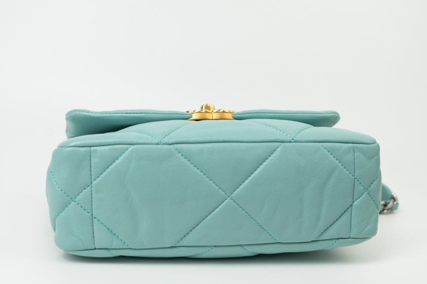 CHANEL Handbag 20C Tiffany Blue Goatskin 19 Flap Small Mixed Hardware -Knockoff
