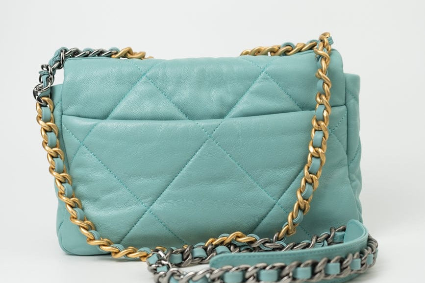 CHANEL Handbag 20C Tiffany Blue Goatskin 19 Flap Small Mixed Hardware -Knockoff
