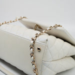 CHANEL Handbag 20K Iridescent White Caviar Quilted Coco Handle Medium Light Gold Hardware -Knockoff
