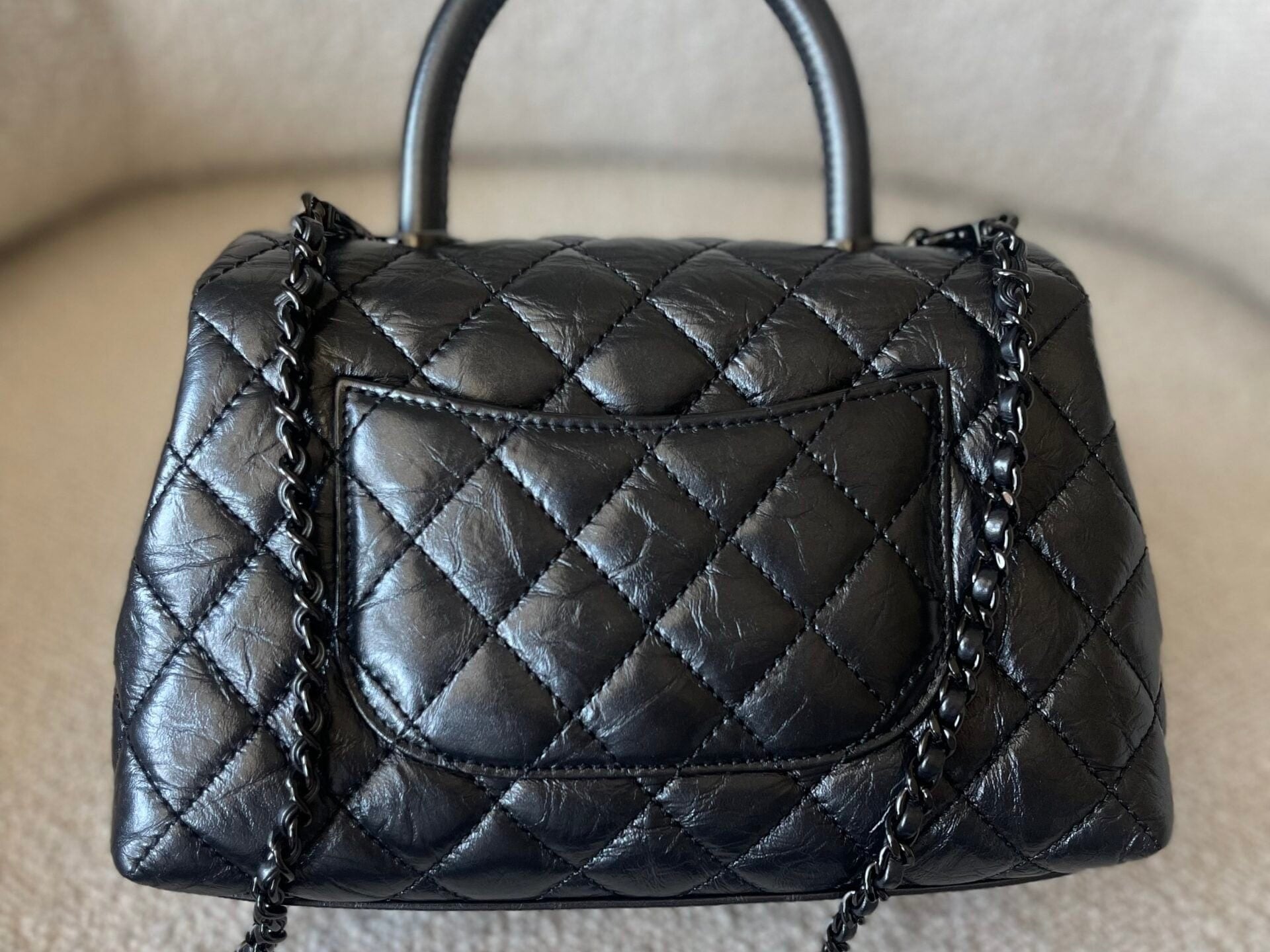 CHANEL Handbag 20P So Black Calfskin Quilted Coco Handle Small with Black Hardware -Knockoff
