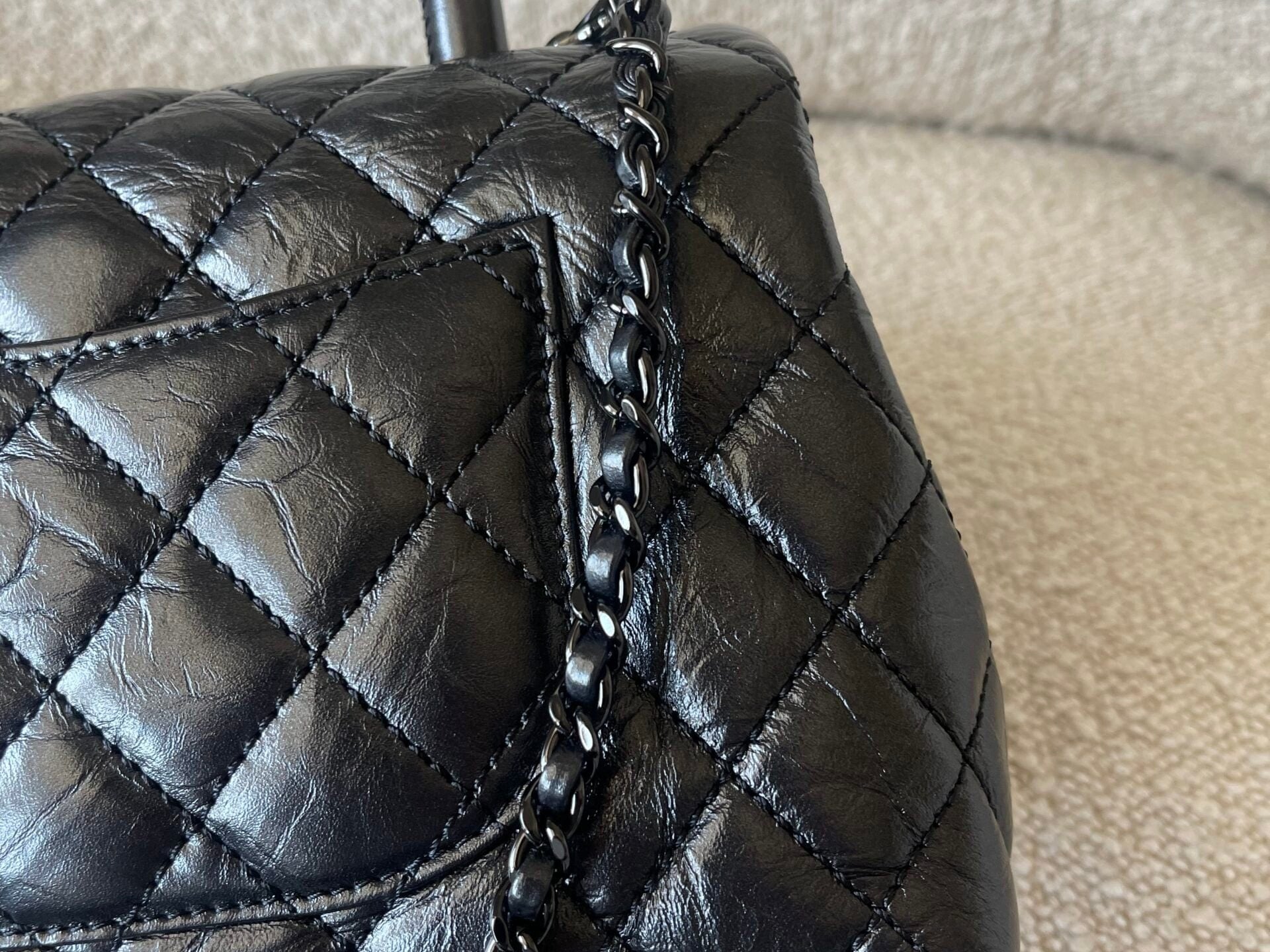 CHANEL Handbag 20P So Black Calfskin Quilted Coco Handle Small with Black Hardware -Knockoff
