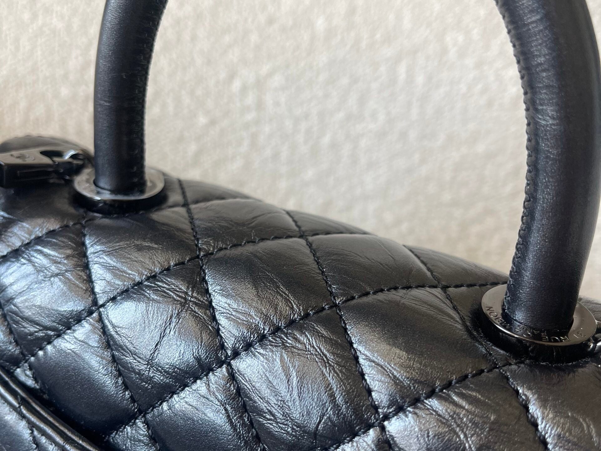 CHANEL Handbag 20P So Black Calfskin Quilted Coco Handle Small with Black Hardware -Knockoff
