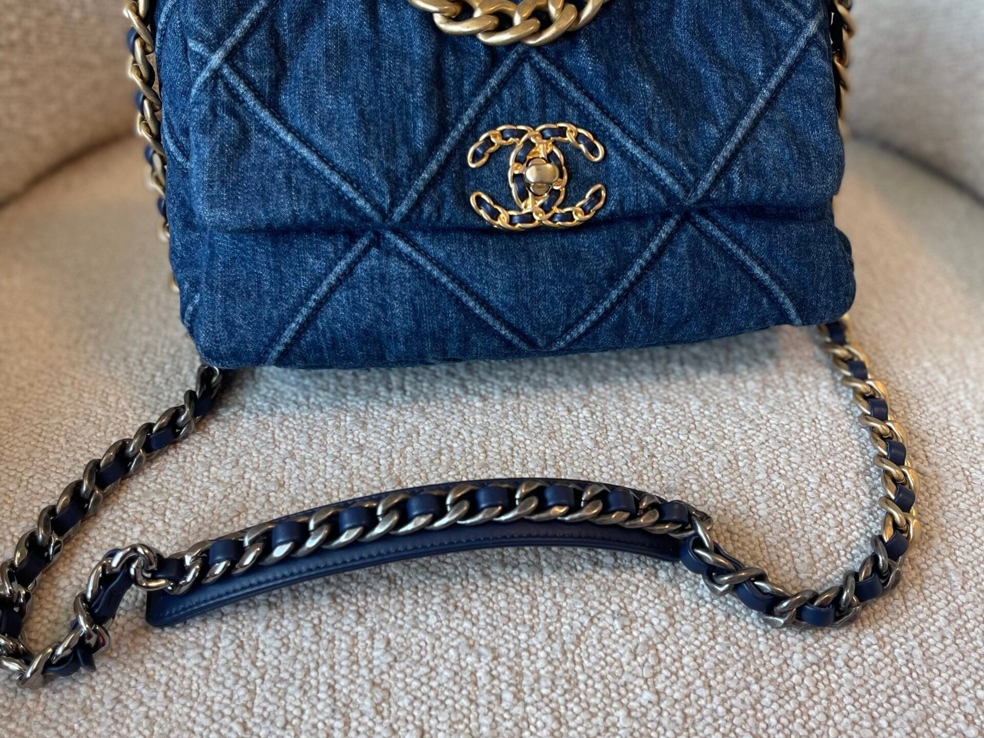 CHANEL Handbag 20S Blue Denim 19 Flap Quilted Small Mixed Hardware -Knockoff
